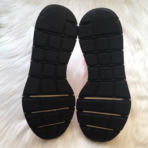 WOMENS ADIDAS SWIFT RUN - Picture 6 of 6